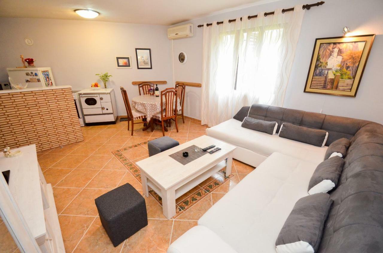Apartment Buki Котор Екстериор снимка
